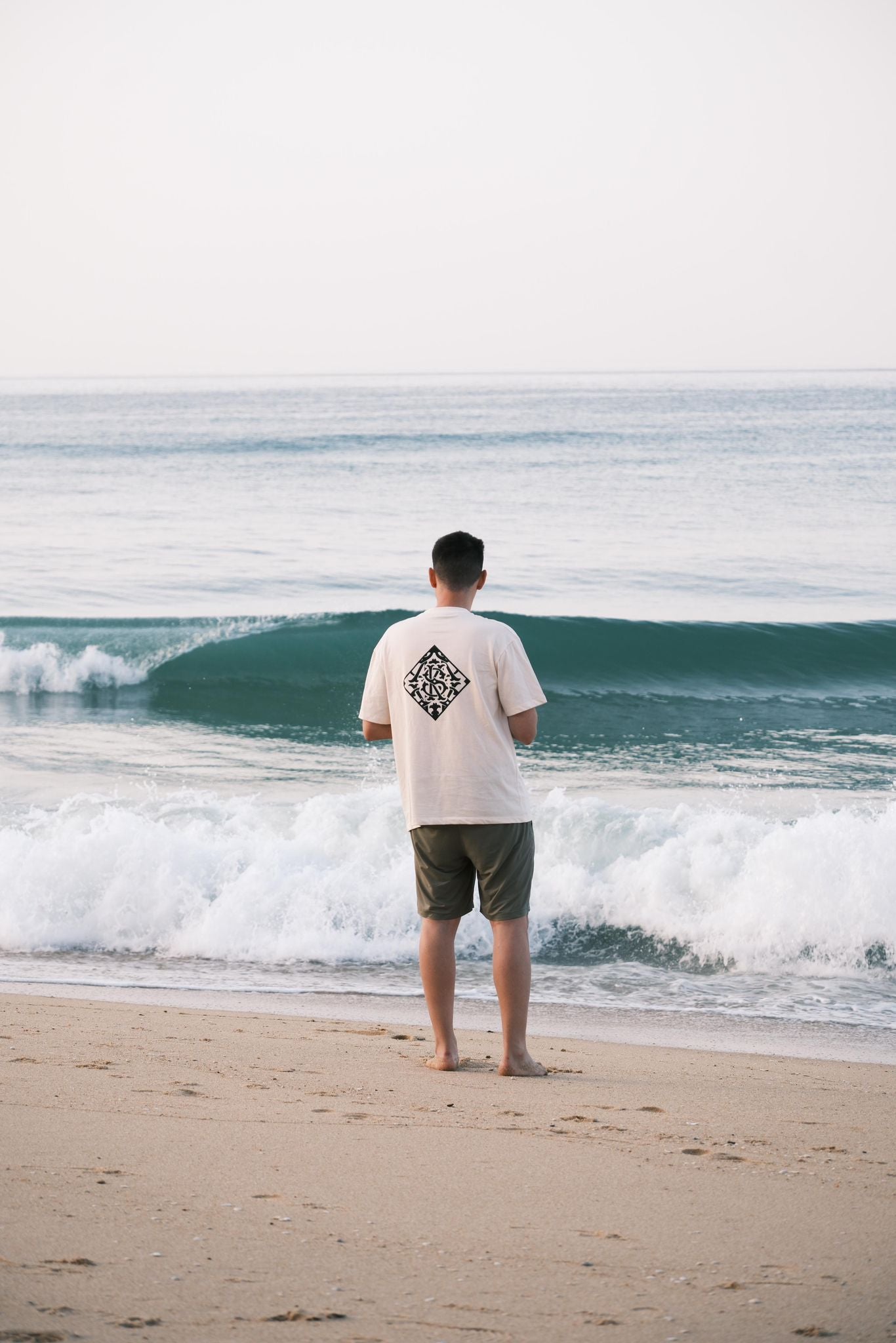 T-shirt “Singularity” – Cream/Black