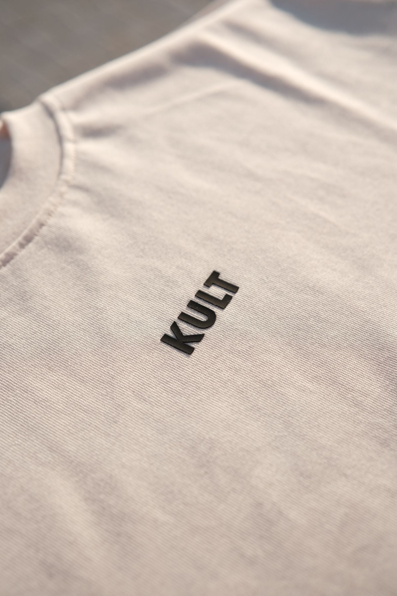 T-shirt “Singularity” – Cream/Black